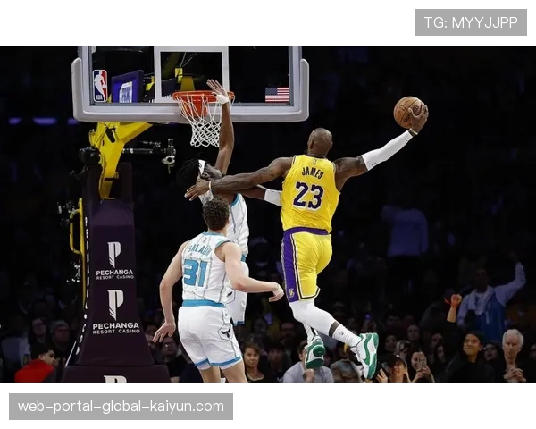 肯纳德三分命中率超45% 湖人进攻空间因射手加盟显著改善 肯纳德三分命中率超45% 湖人进攻空间因射手加盟显著改善